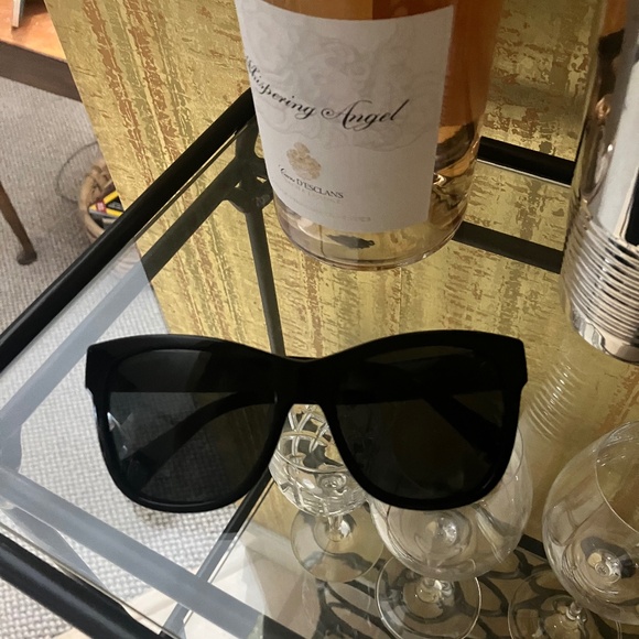 Chanel Sunglasses.  Black.  Great condition. - Picture 1 of 3